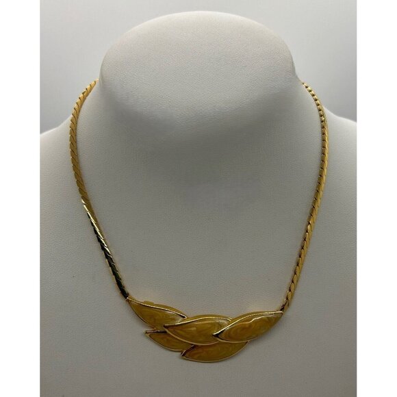 Napier Necklace Beige Enamel On Gold-tone Metal Choker Spring Ring Vintage 16 In - Picture 2 of 6